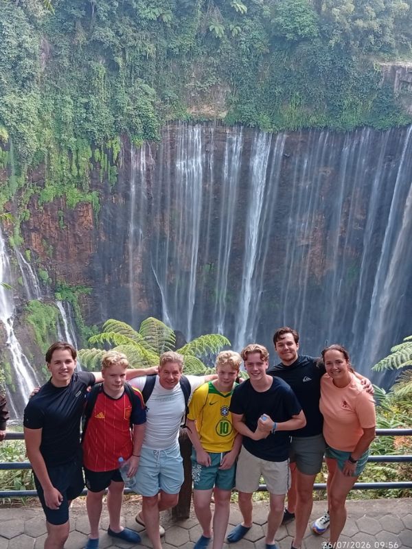 Brandon, Jessica and their daughters at the Tumpak Sewu panorama viewpoint in East Java